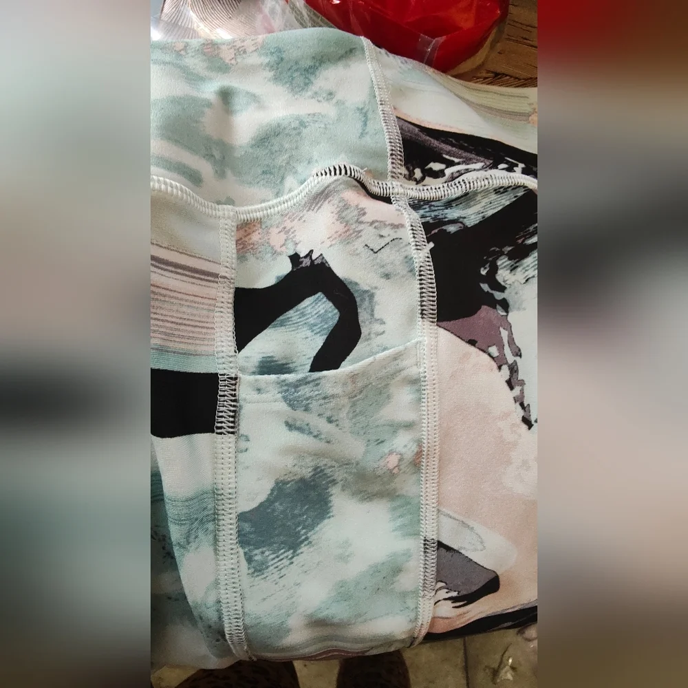 Under Armour Multicolor Abstract Leggings - Picture 12 of 12